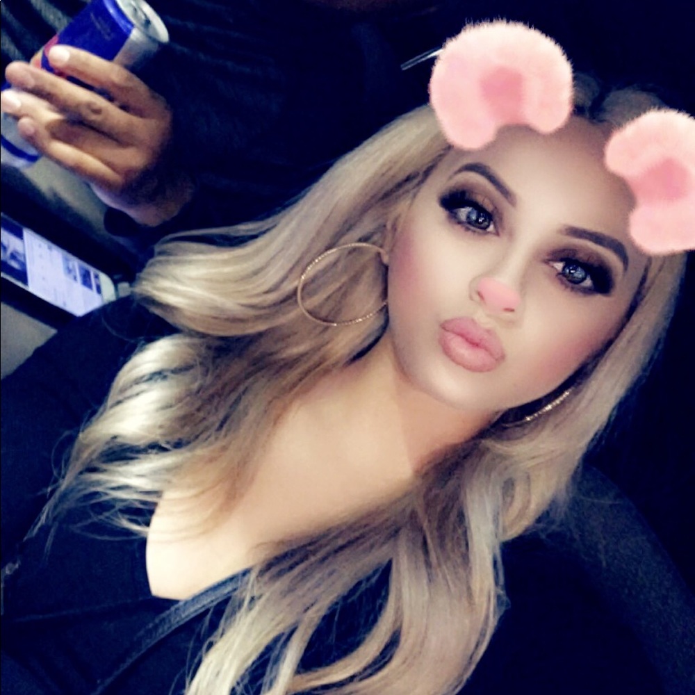 Meet your Posher, Claudia